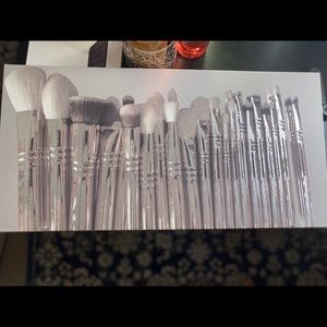 Make up brush painting